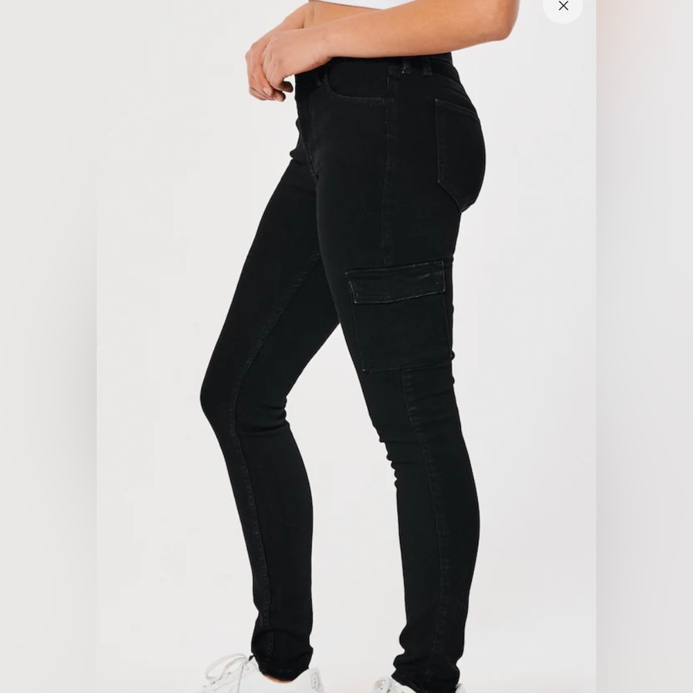 Hollister skinny cargo jeans. Size 26 (2R)